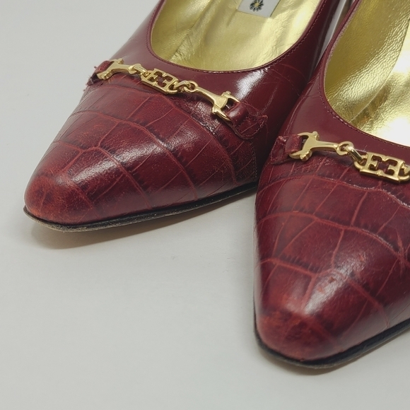 Escada | Women's Vintage Red Alligator Embossed Italian Heels (Size 8B) - Picture 5 of 15